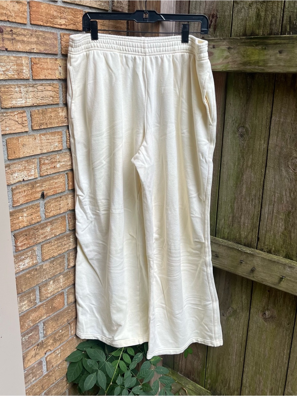 Aerie Light Yellow Wide-Leg Lounge Pants